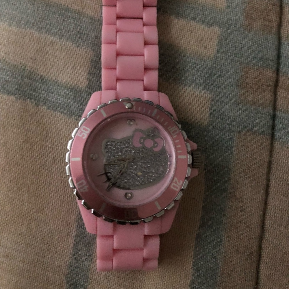 HELLO KITTY watch.